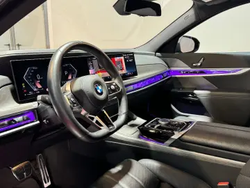 740 d xDrive M Sport 22  SKY LOUNGE