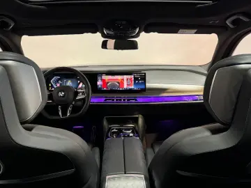 740 d xDrive M Sport 22  SKY LOUNGE