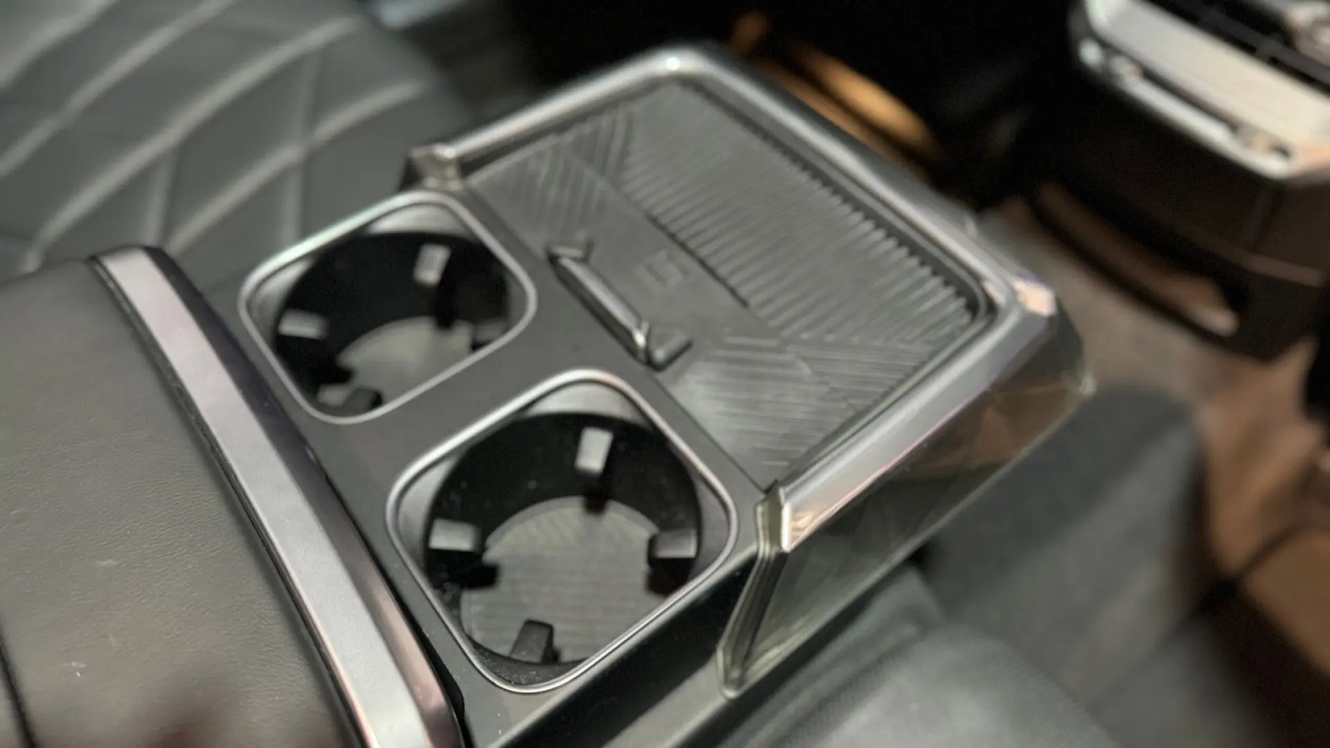 740 d xDrive M Sport 22  SKY LOUNGE