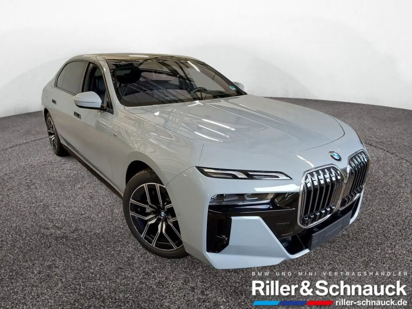 740d xDrive M Sport PANO