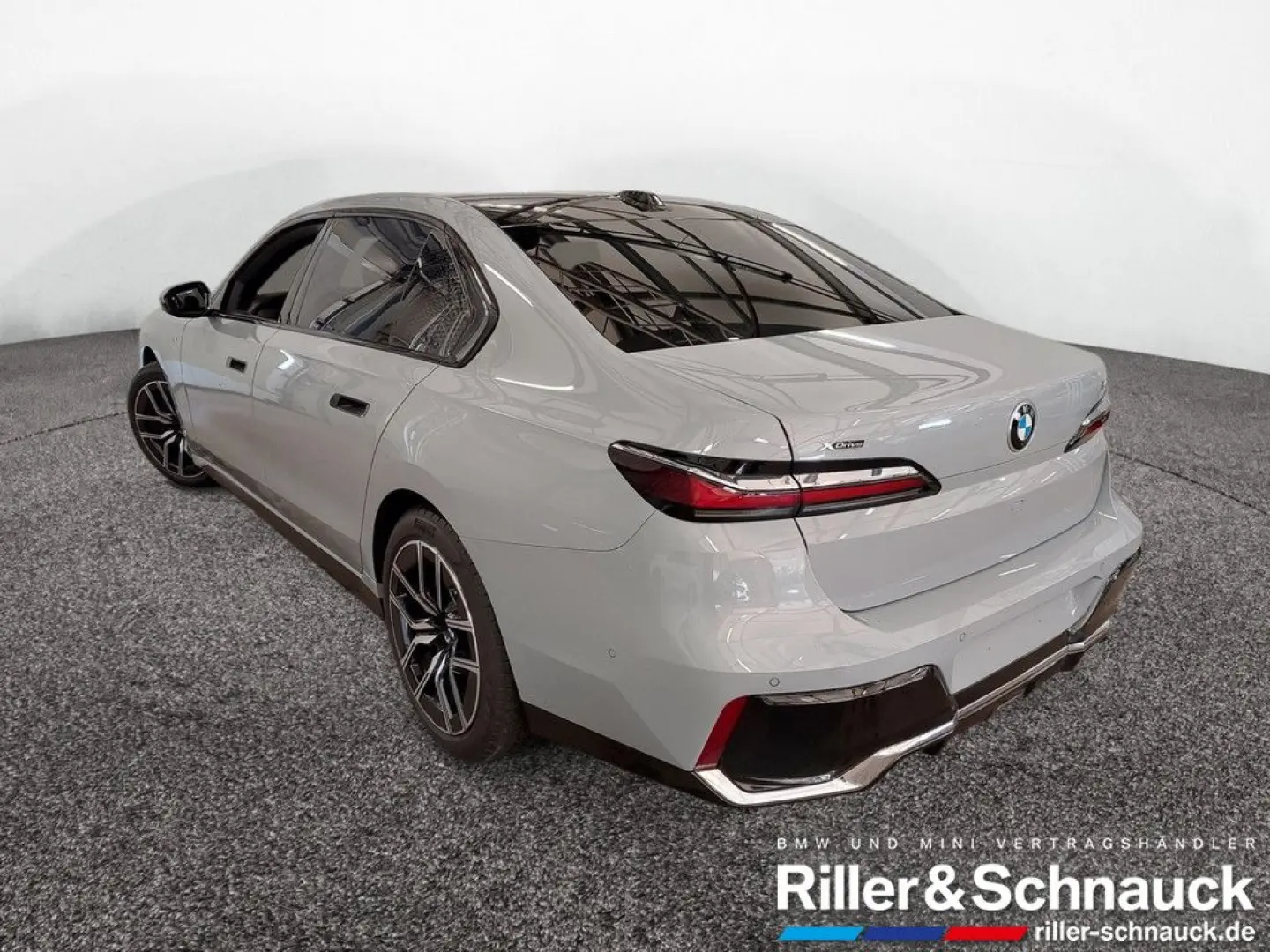 740d xDrive M Sport PANO