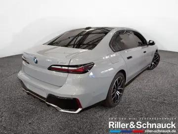 740d xDrive M Sport PANO