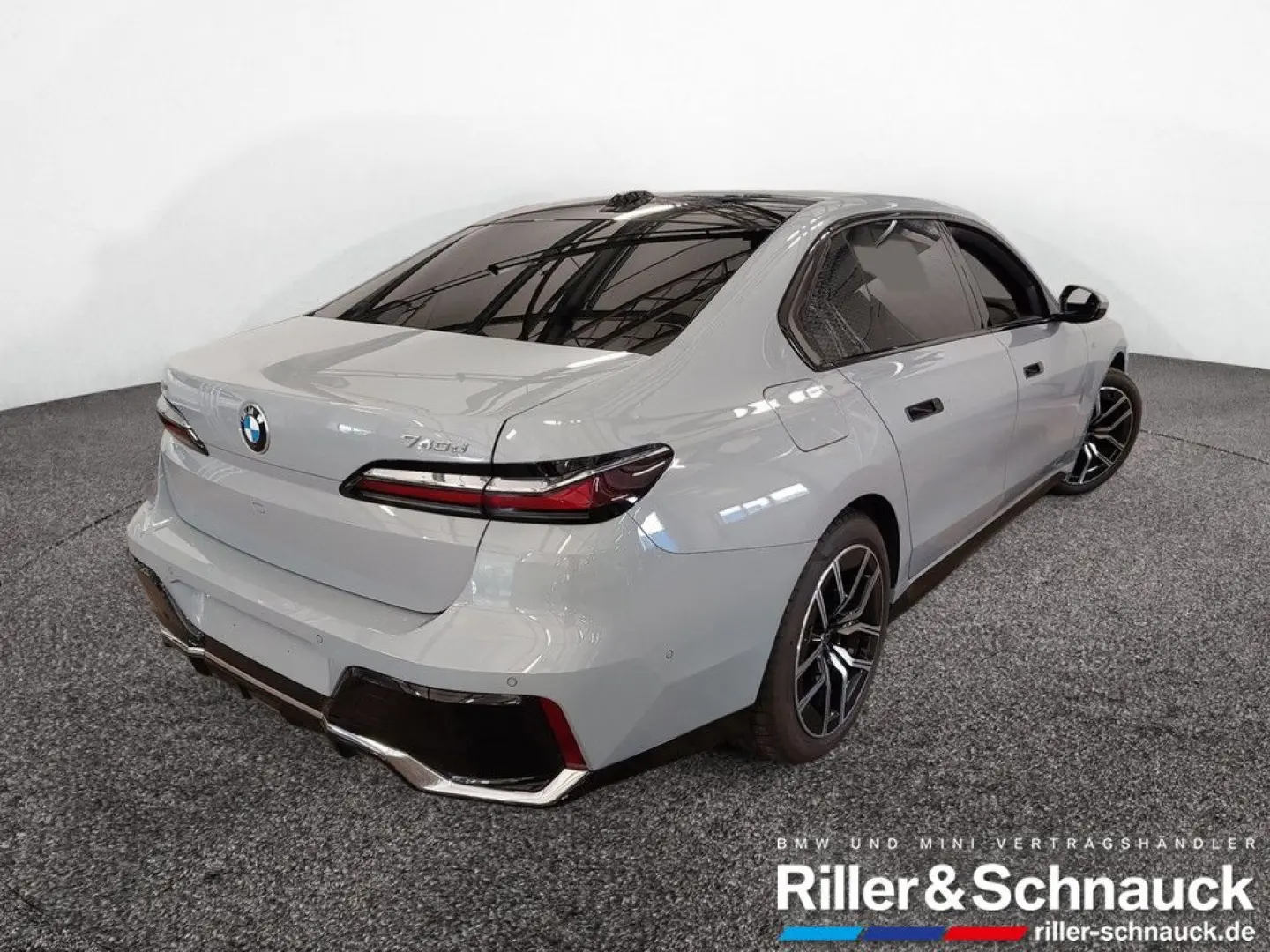 740d xDrive M Sport PANO