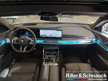 740d xDrive M Sport PANO