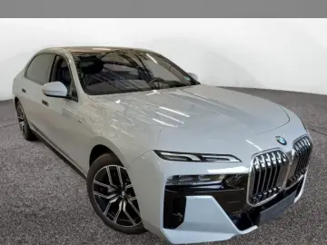 740d xDrive M Sport PANO