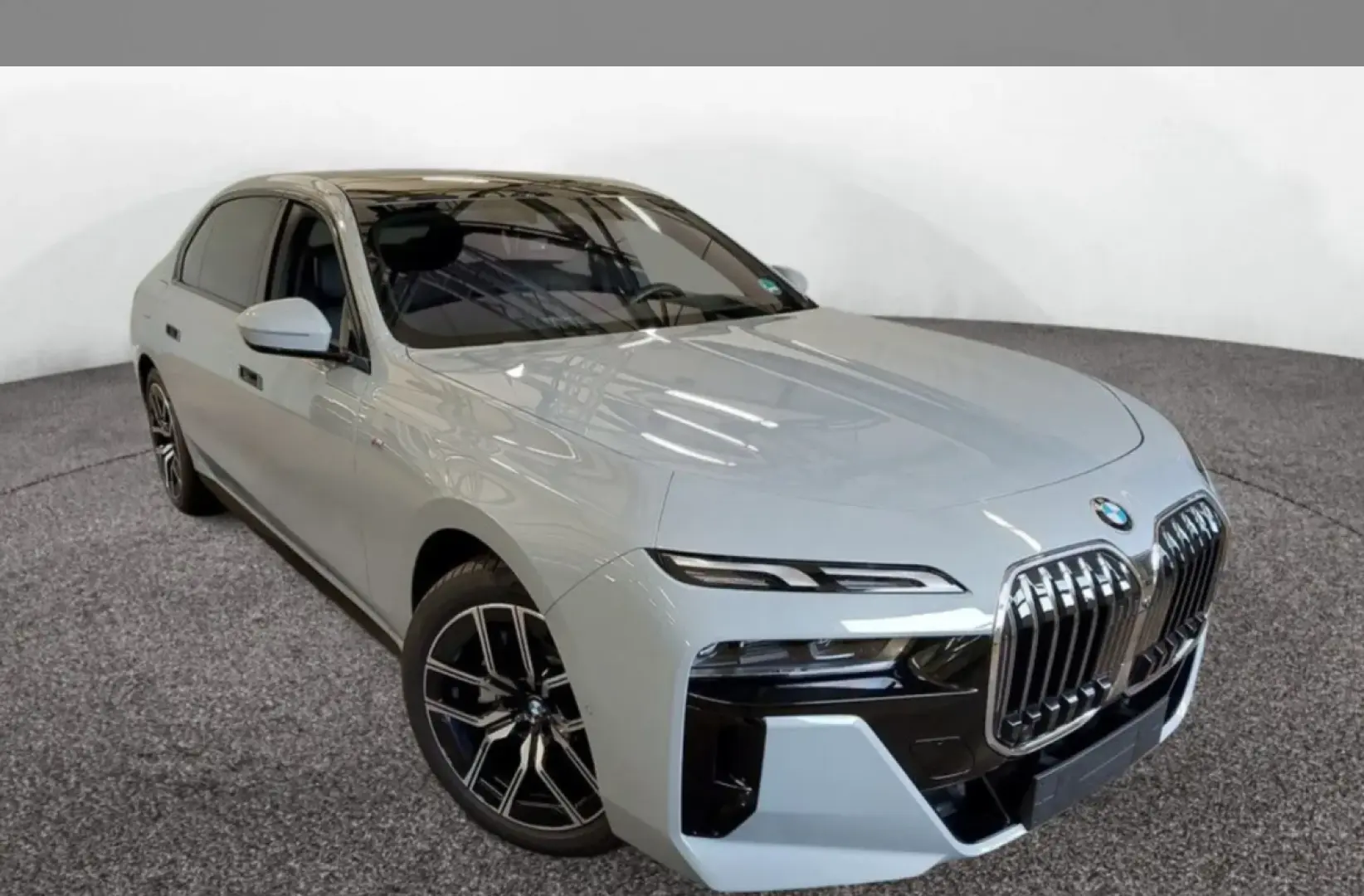 740d xDrive M Sport PANO