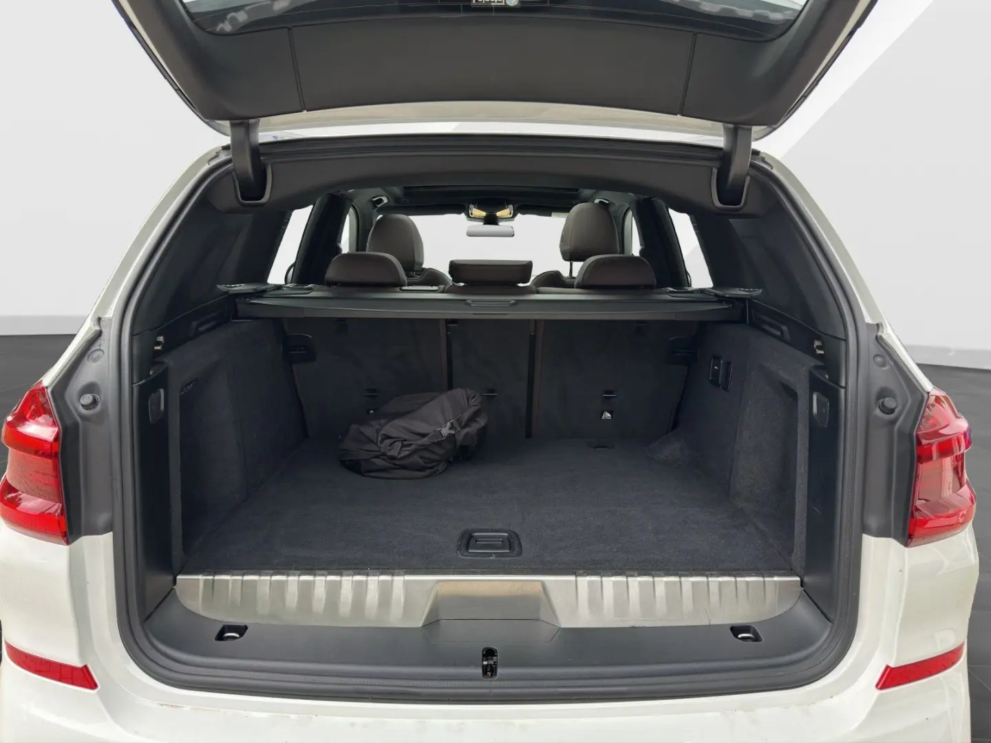 X3 xDrive30e 19    Pano   Harman Kardon   DrivAs