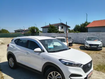Hyundai Tucson blue 1.7
