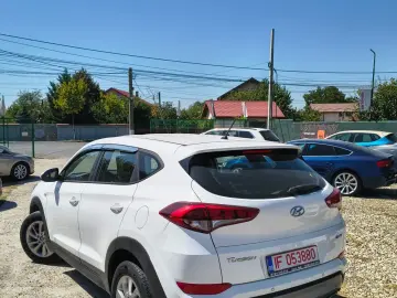 Hyundai Tucson blue 1.7