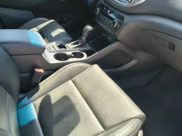 Hyundai Tucson blue 1.7