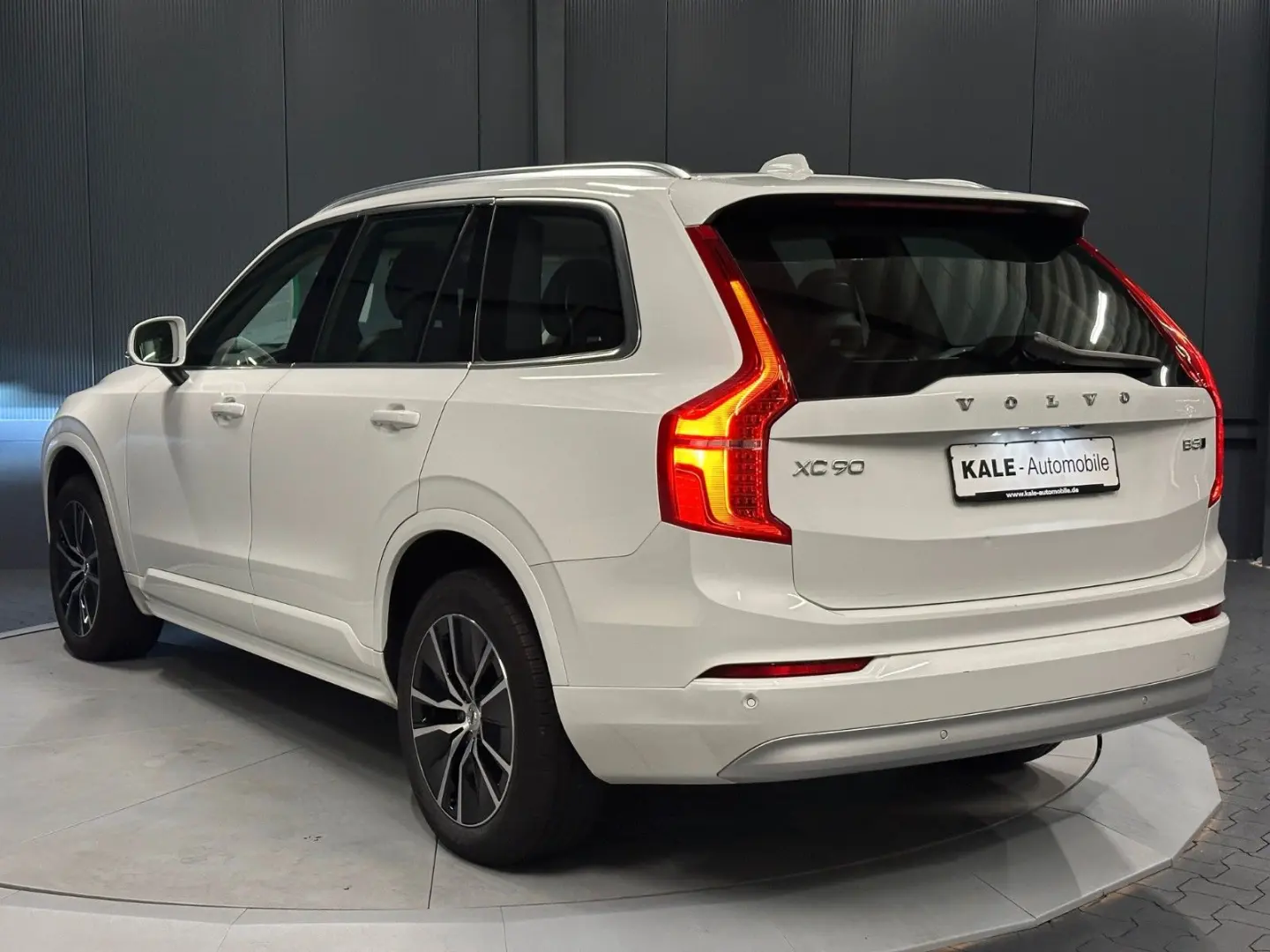 XC90 Momentum Pro AWD  19Zoll AHK LEDER KAMERA