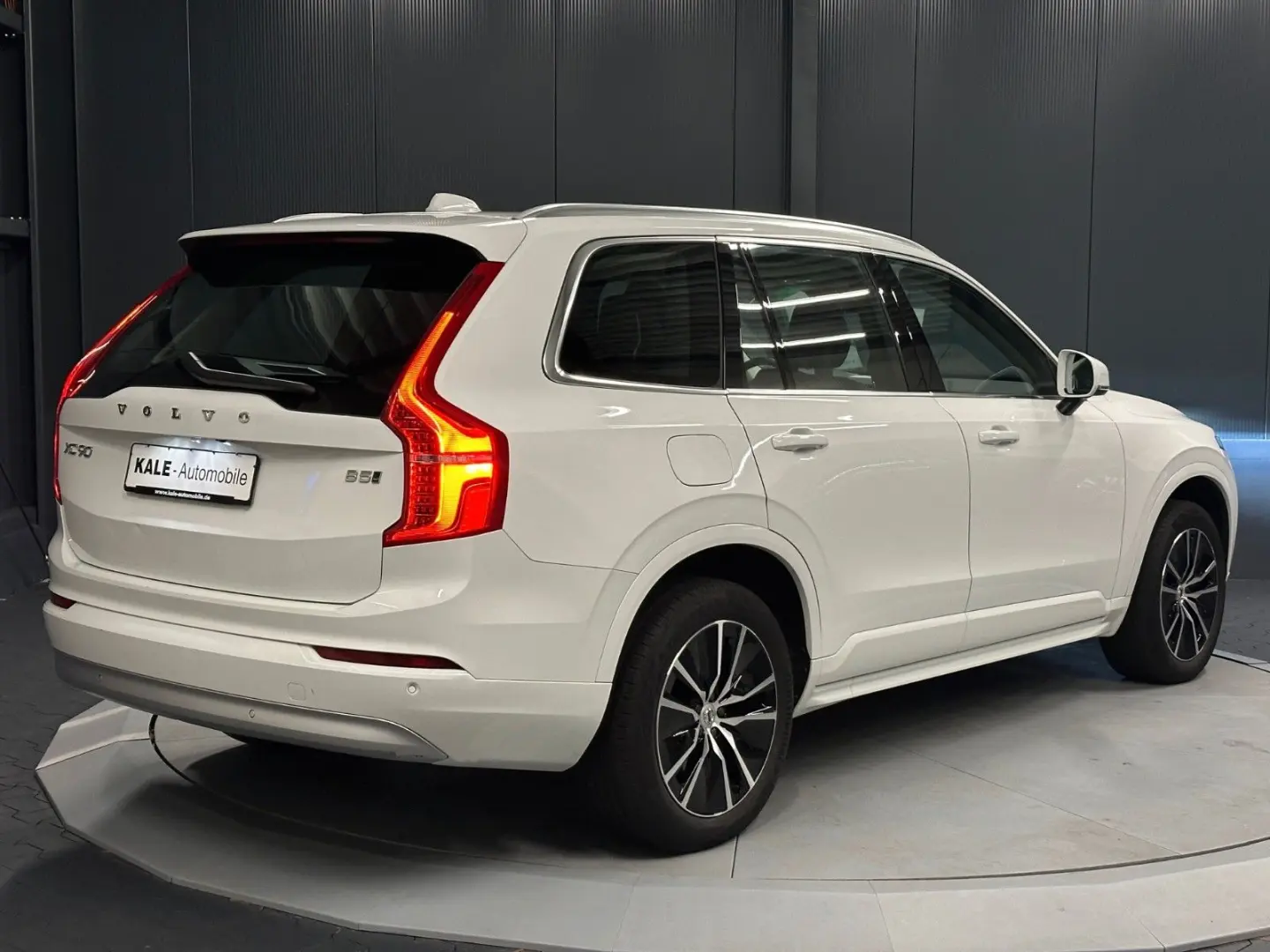 XC90 Momentum Pro AWD  19Zoll AHK LEDER KAMERA