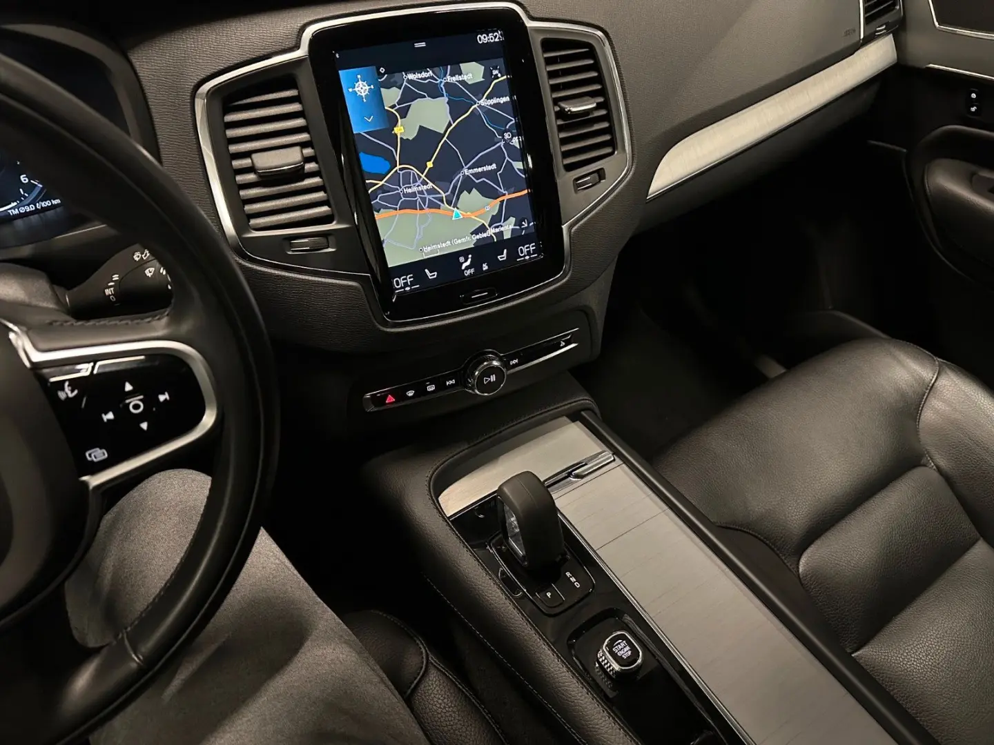 XC90 Momentum Pro AWD  19Zoll AHK LEDER KAMERA