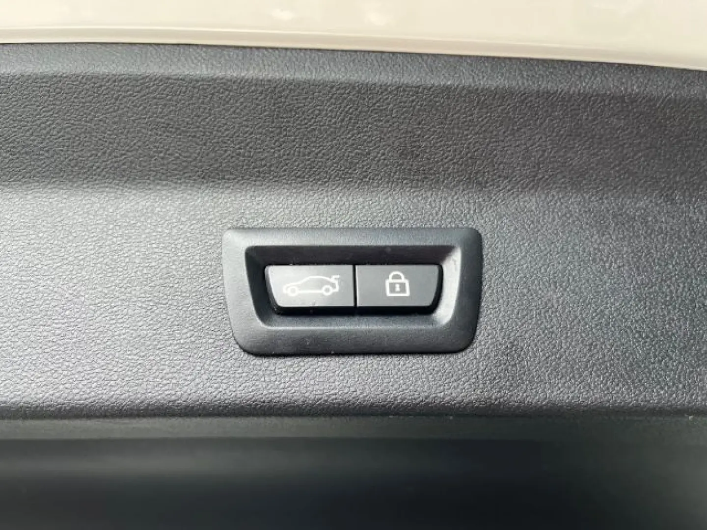 X3 xDrive 30e A M Sport LED ParkAss AHK-klappbar