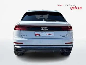 Audi Q8 I