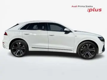 Audi Q8 I