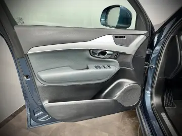 XC90 B5 MOMENTUM PRO AWD 7SITZER THORS HAMMER 1