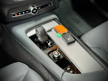 XC90 B5 MOMENTUM PRO AWD 7SITZER THORS HAMMER 1