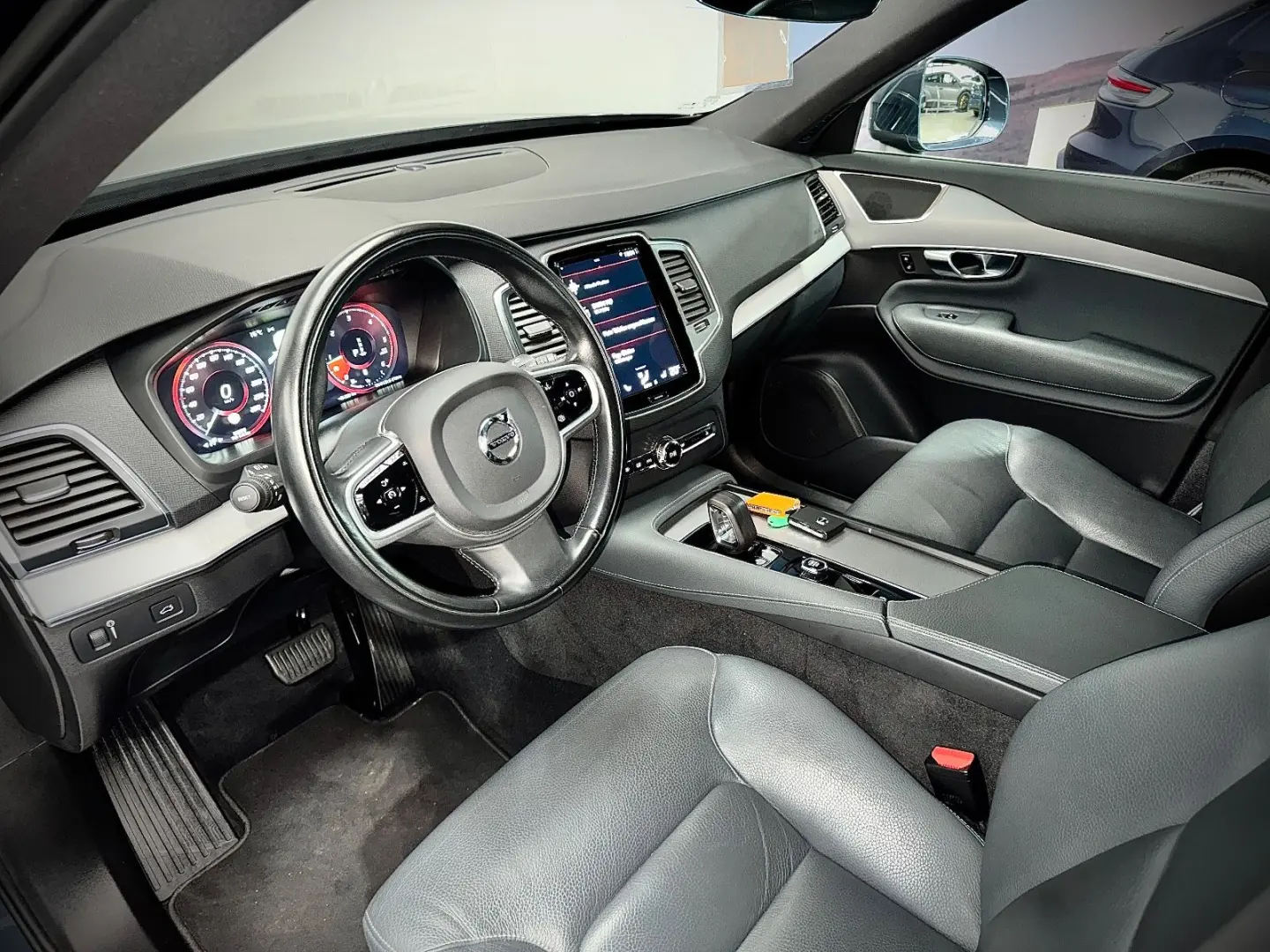 XC90 B5 MOMENTUM PRO AWD 7SITZER THORS HAMMER 1