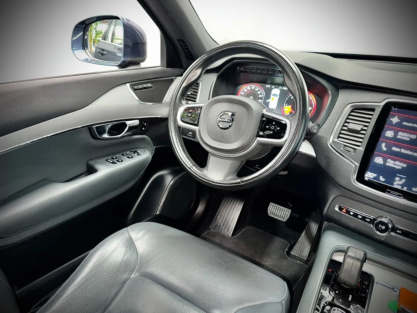 XC90 B5 MOMENTUM PRO AWD 7SITZER THORS HAMMER 1