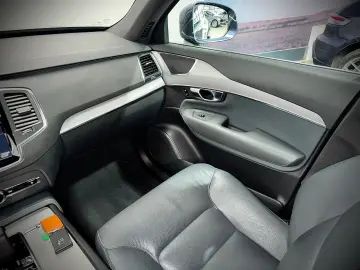 XC90 B5 MOMENTUM PRO AWD 7SITZER THORS HAMMER 1