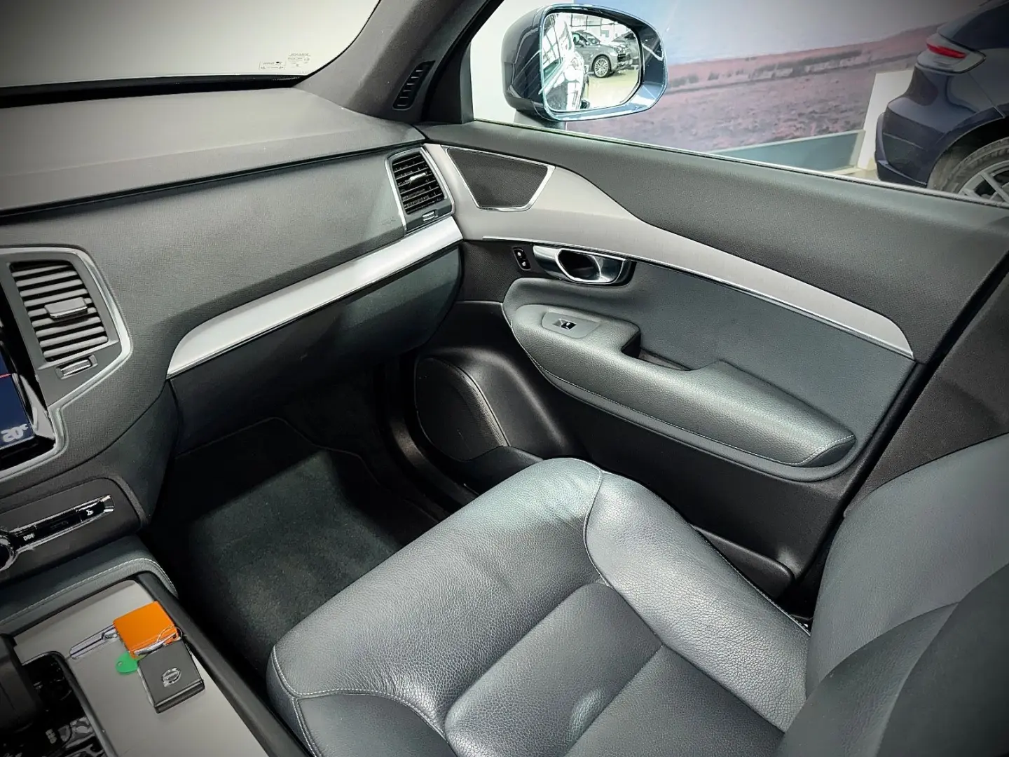 XC90 B5 MOMENTUM PRO AWD 7SITZER THORS HAMMER 1