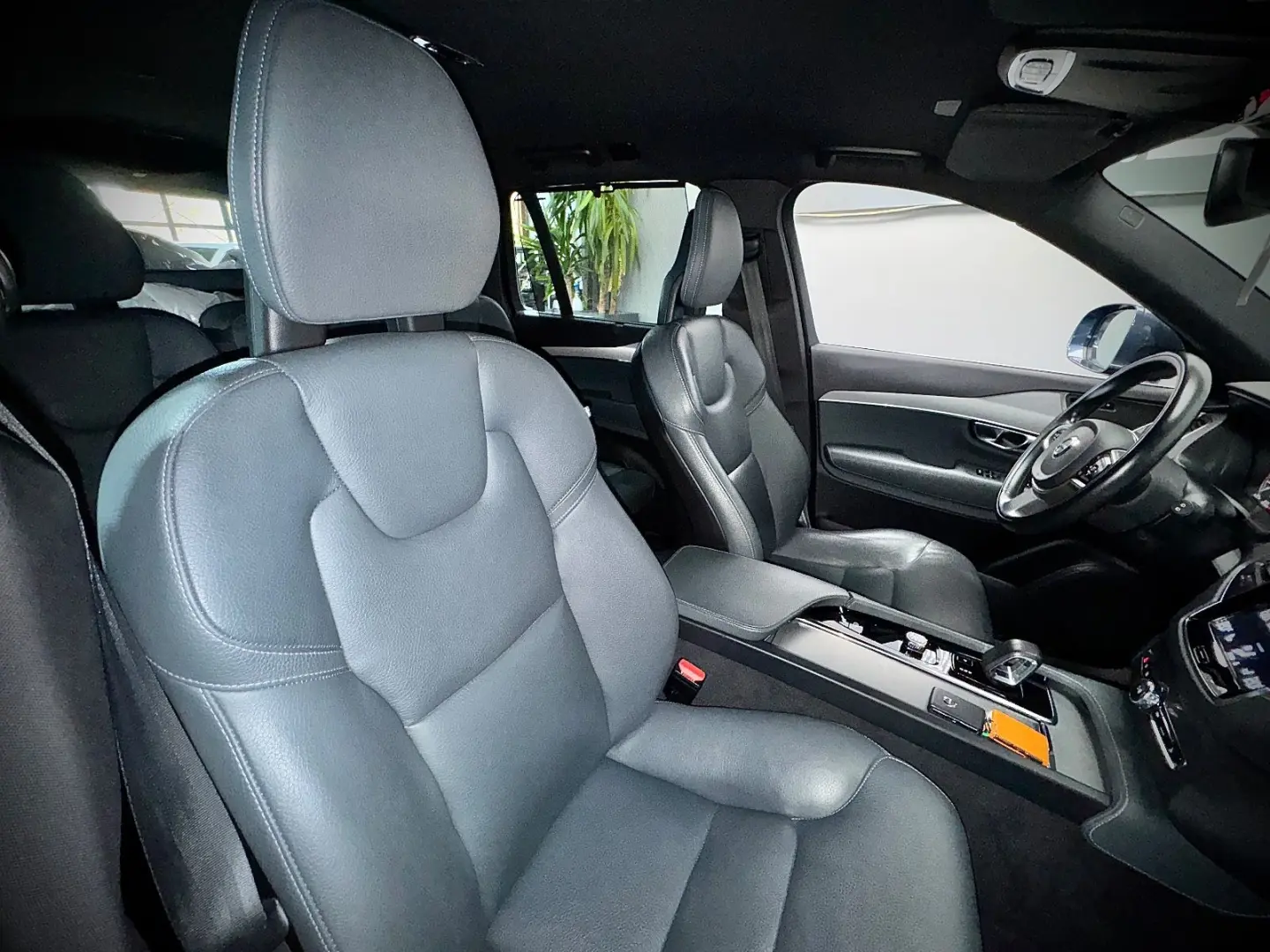 XC90 B5 MOMENTUM PRO AWD 7SITZER THORS HAMMER 1