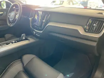 XC60 B4 2.0 Diesel Mild-Hybrid 2WD R Design