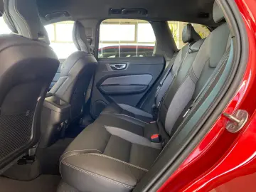 XC60 B4 2.0 Diesel Mild-Hybrid 2WD R Design