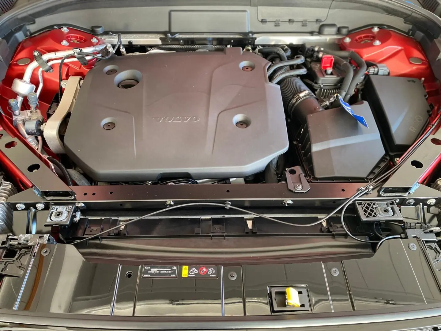 XC60 B4 2.0 Diesel Mild-Hybrid 2WD R Design