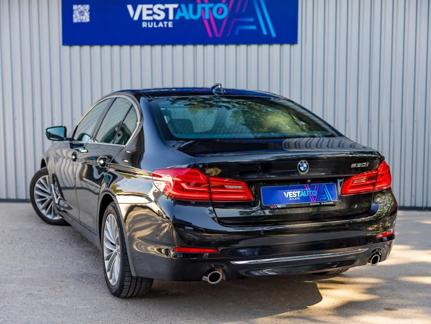 BMW 530i individual HeadUp Incalzire Camera Navi LED