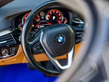 BMW 530i individual HeadUp Incalzire Camera Navi LED