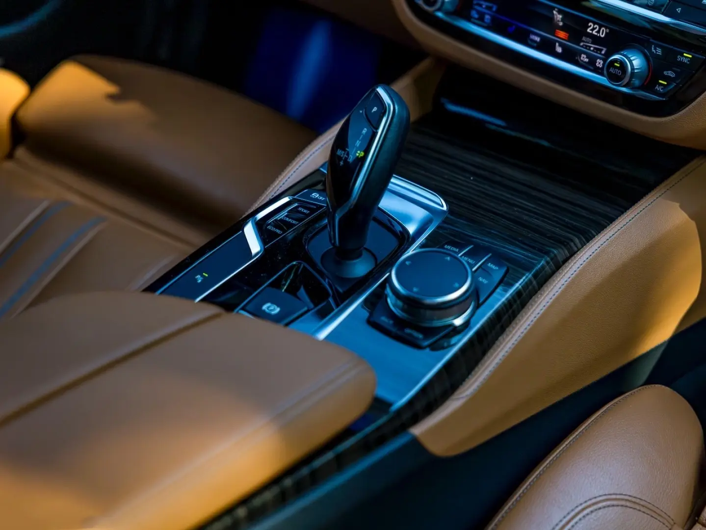 BMW 530i individual HeadUp Incalzire Camera Navi LED