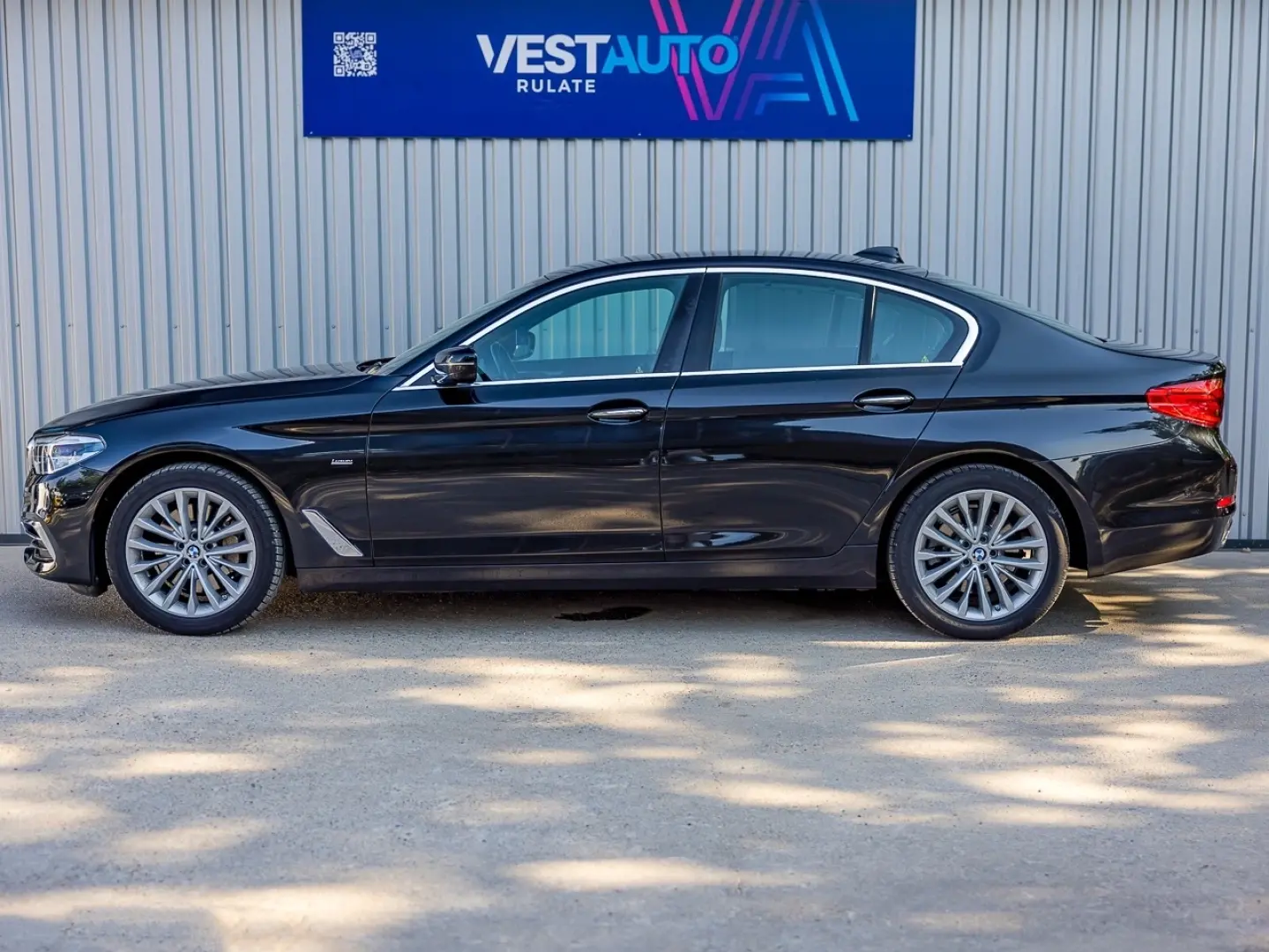 BMW 530i individual HeadUp Incalzire Camera Navi LED