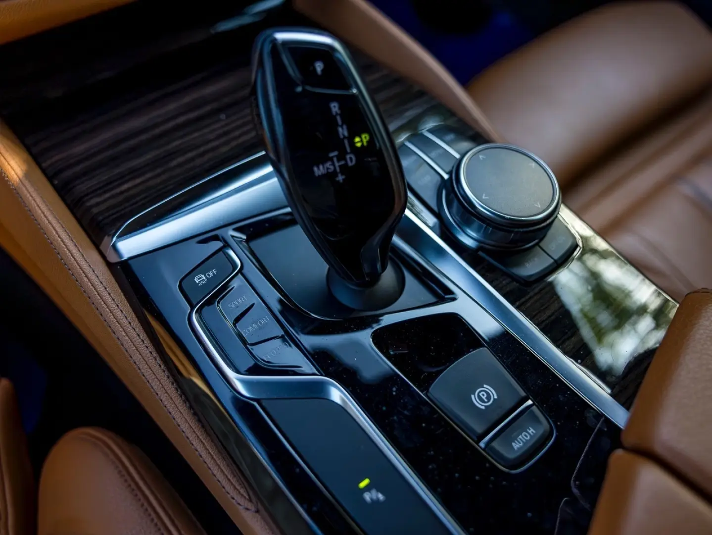 BMW 530i individual HeadUp Incalzire Camera Navi LED