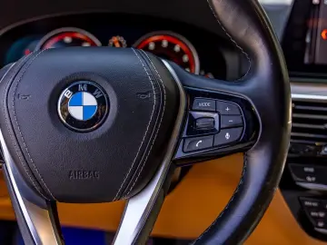 BMW 530i individual HeadUp Incalzire Camera Navi LED