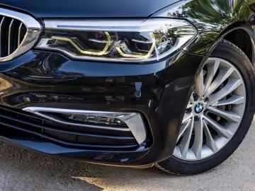 BMW 530i individual HeadUp Incalzire Camera Navi LED