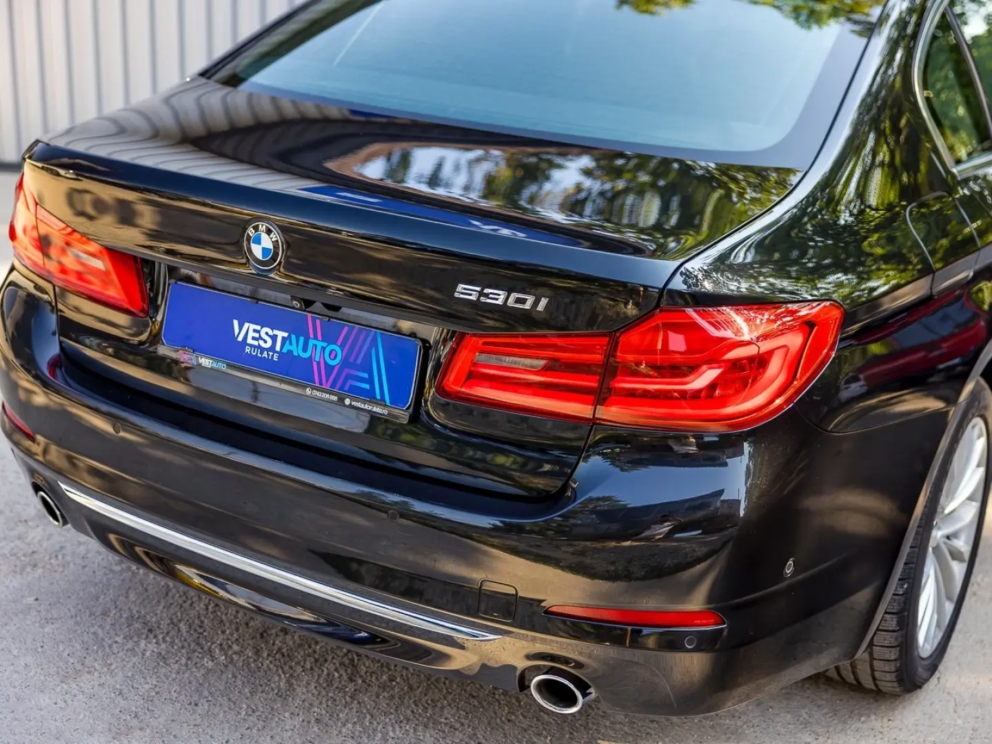 BMW 530i individual HeadUp Incalzire Camera Navi LED