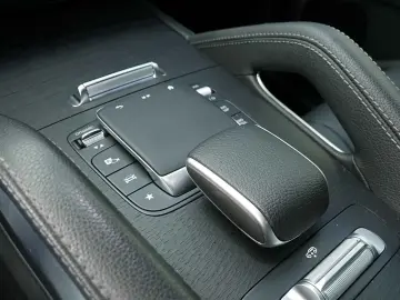 GLE 300 d 4M AMG DISTR. STANDH. AHK PANO NIGHT