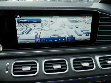 GLE 300 d 4M AMG DISTR. STANDH. AHK PANO NIGHT