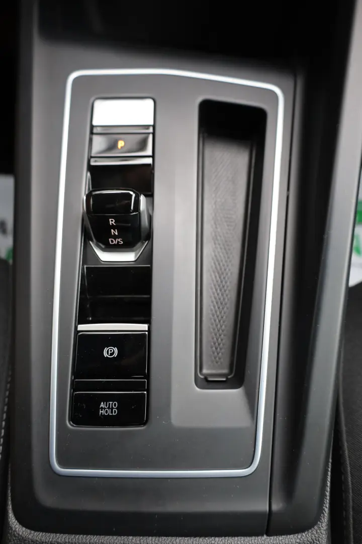 Pret NET 16528 Euro - Pret BRUT 19999 Euro