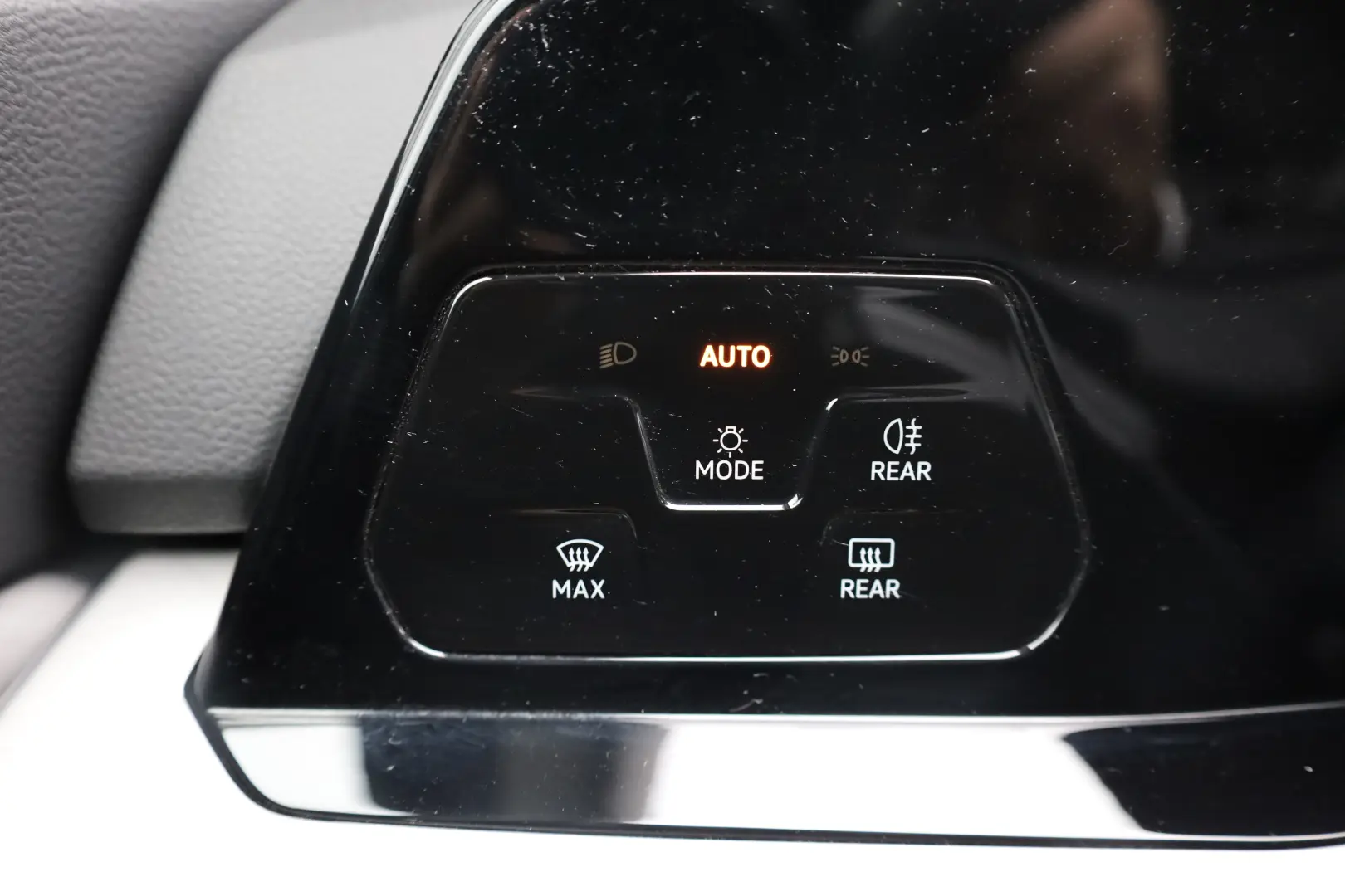 Pret NET 16528 Euro - Pret BRUT 19999 Euro