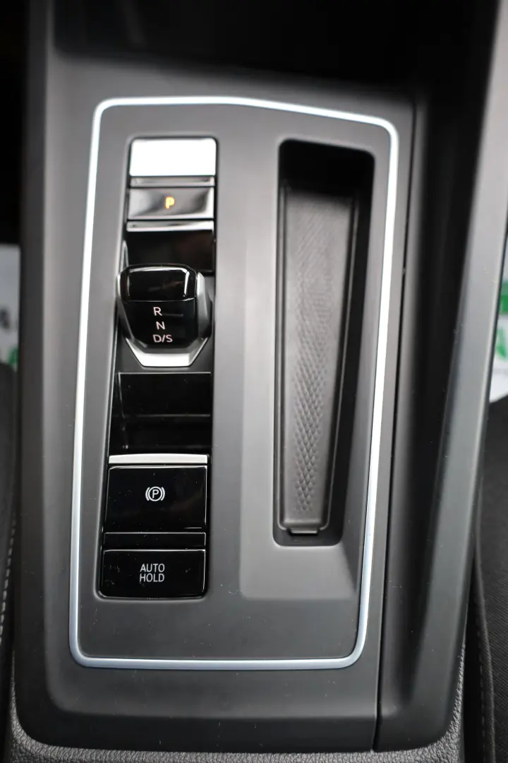 Pret NET 16528 Euro - Pret BRUT 19999 Euro