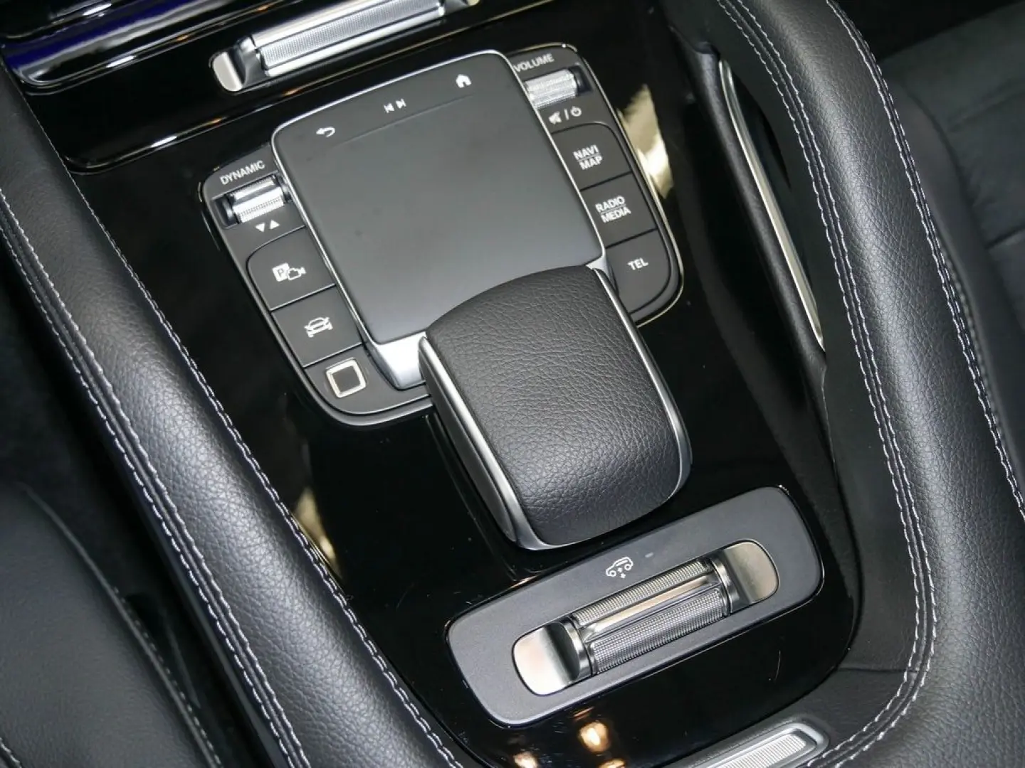 GLE 450 4M AMG NIGHT PANO MEM AIRMATIC KEYL 360