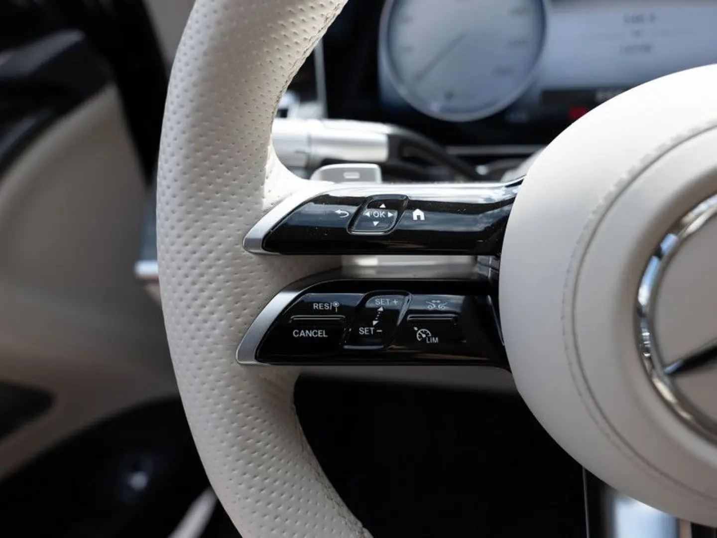 S 450 d 4M L AMG-Sport Pano Burm HUD Distr Airm