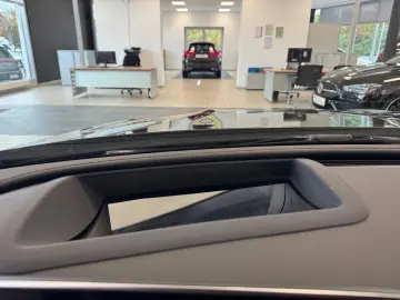 C 300 e AMG Distronic 360 Head-Up Totwinkel LED