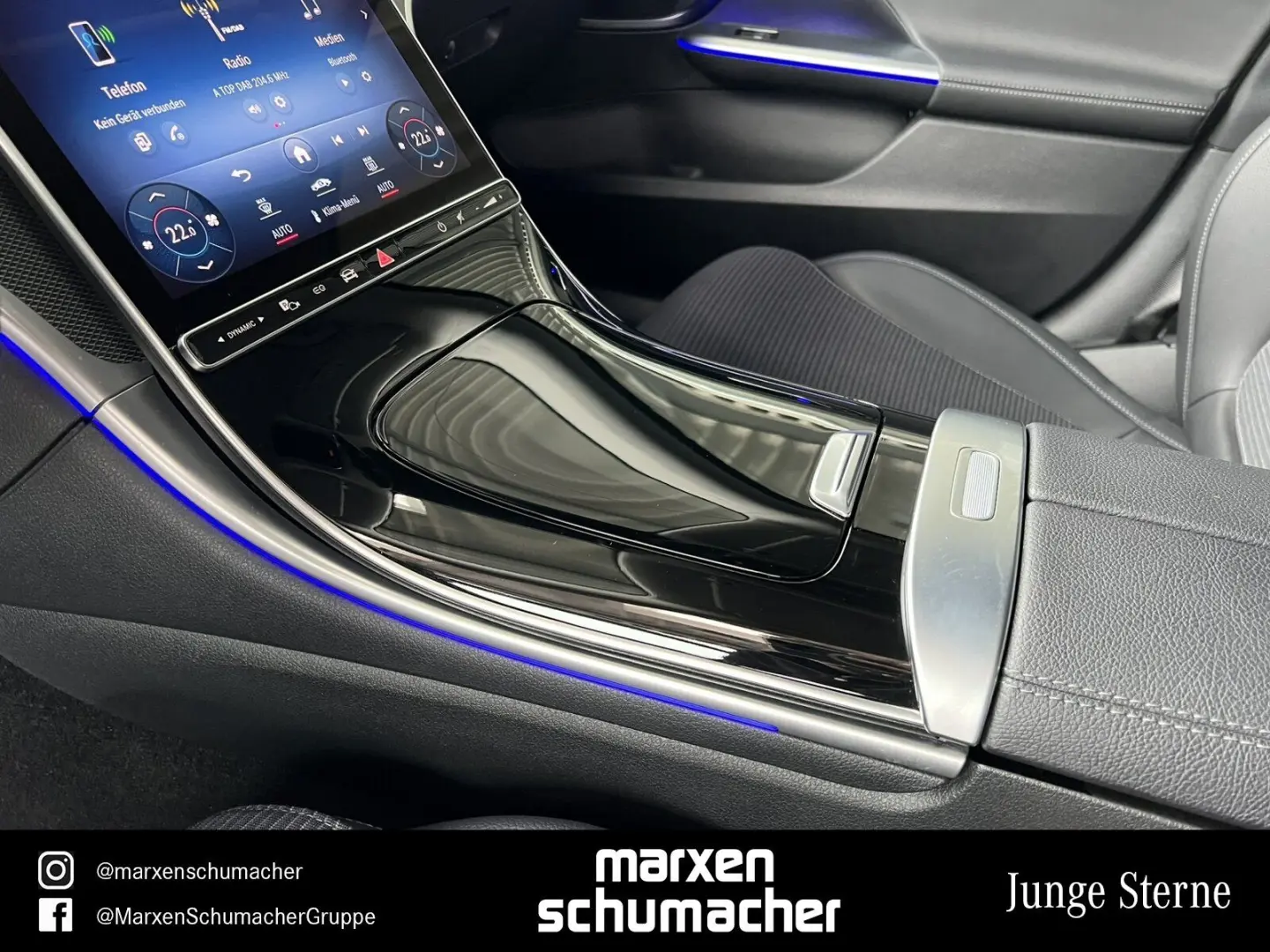 C 300 e AVANTGARDE Night 360  AdvSound Ambiente