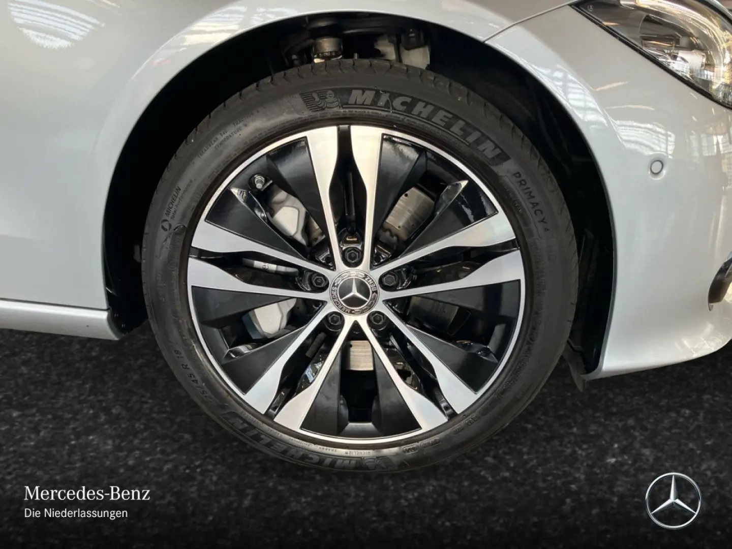 C 300 e Avantgarde LED Distr Kam NaviPrem Ambi