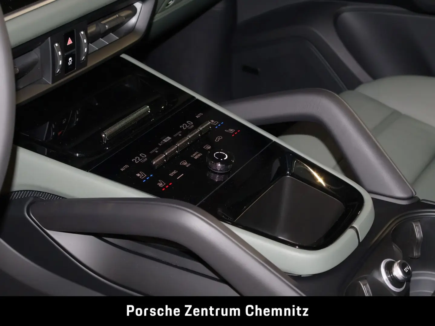 Cayenne E-Hybrid Luftfed.;BOSE;HD-Matrix;22