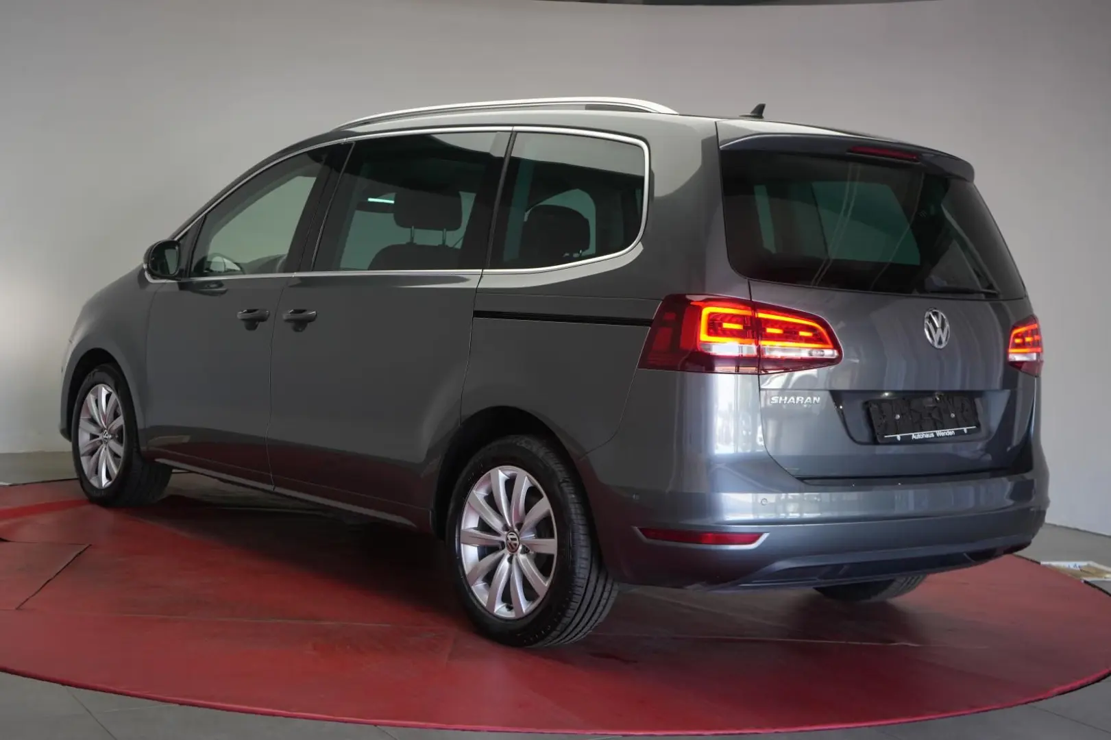 Sharan 2.0 TDI DSG Highline Navi Leder ACC Kamer